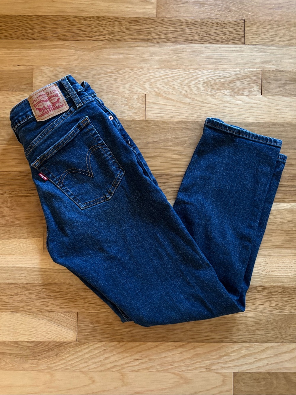 Levi's Wedgie Straight - Dark Wash, Size 28